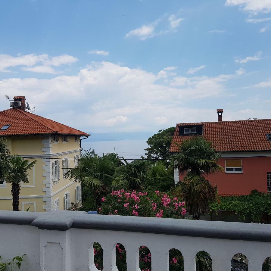 Villa Niki Rezine Lovran Bagian luar foto
