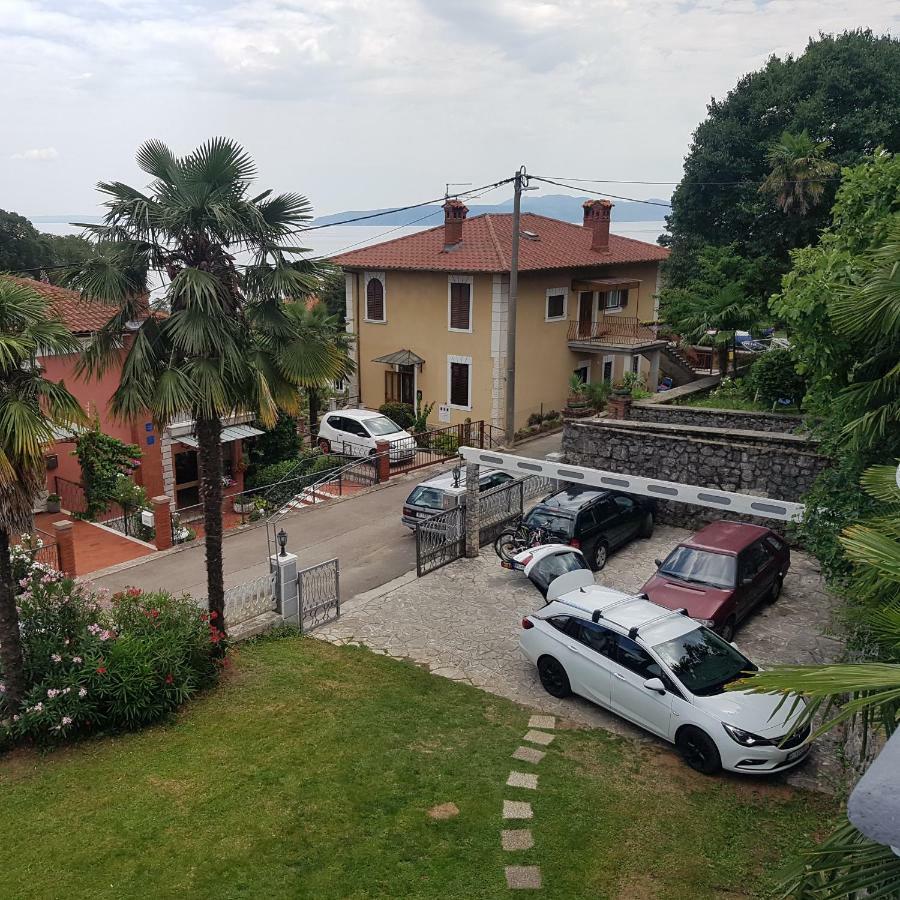 Villa Niki Rezine Lovran Bagian luar foto